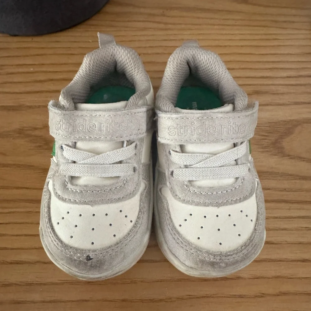 Stride Rite Baby Shoes - Size 4